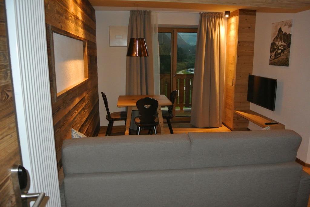 Chalet Prades Dolomiti Lodges Ла Вилла Номер фото